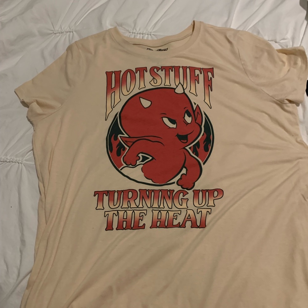 Torrid Graphic Tee-Shirt NWT - Picture 2 of 9